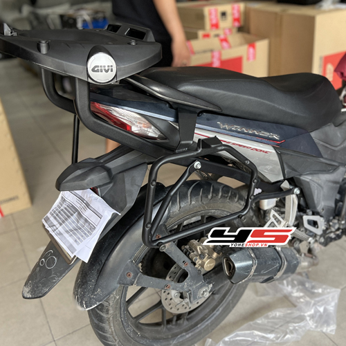 Baga hông Givi lắp Winner V1