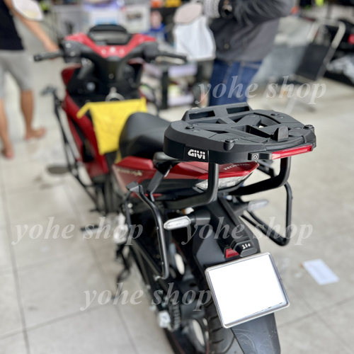 Winner V3 Lắp baga sau và baga hông Givi